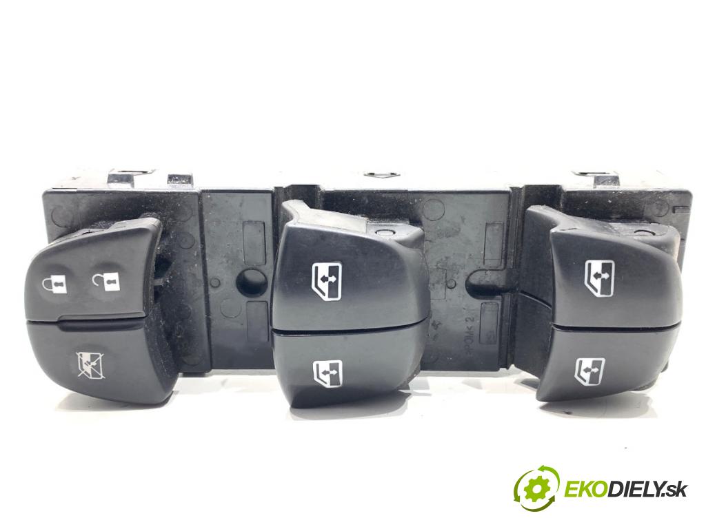 NISSAN QASHQAI J11 SUV 2018 85 kW 1.2 DIG-T 1197 Prepínač okien  (Prepínacie páčky pod volantom)