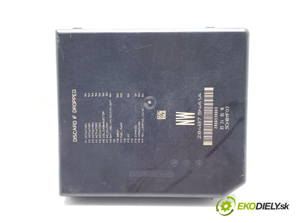 NISSAN QASHQAI J11 SUV 2018 85 kW 1.2 DIG-T 1197 modul BSI 284B75NA1A (Pojistková skříňka)