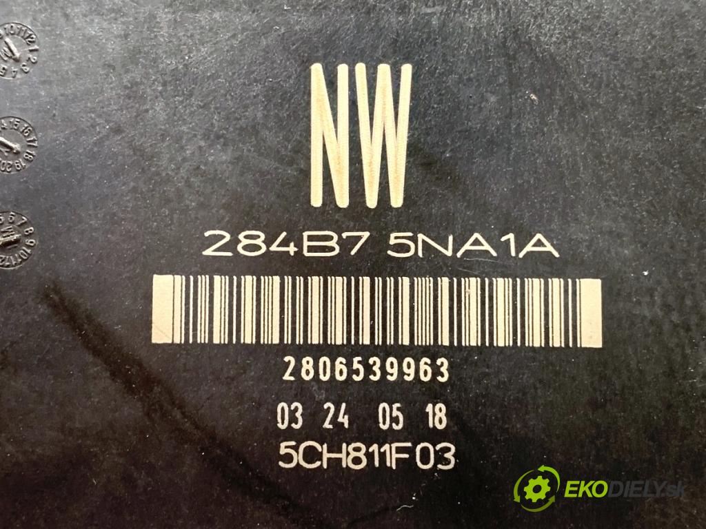 NISSAN QASHQAI J11 SUV 2018 85 kW 1.2 DIG-T 1197 modul BSI 284B75NA1A (Pojistková skříňka)
