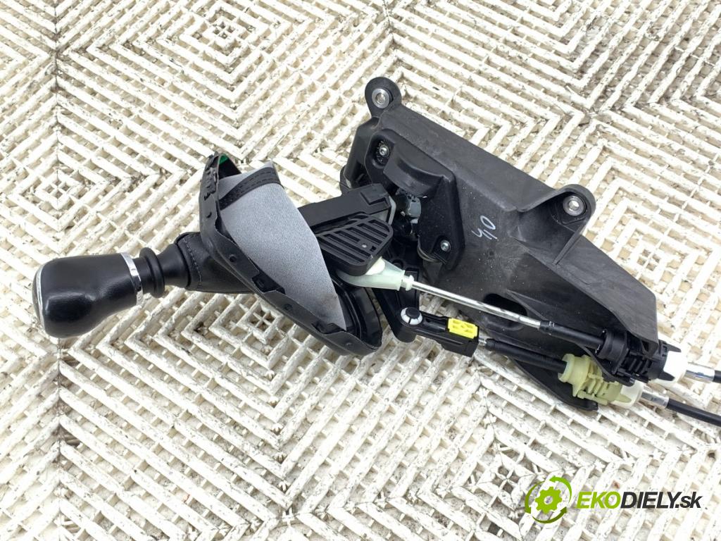 NISSAN QASHQAI J11 SUV 2018 85 kW 1.2 DIG-T 1197 Kulisa 341017283R (Rýchlostná páka (kulisa))