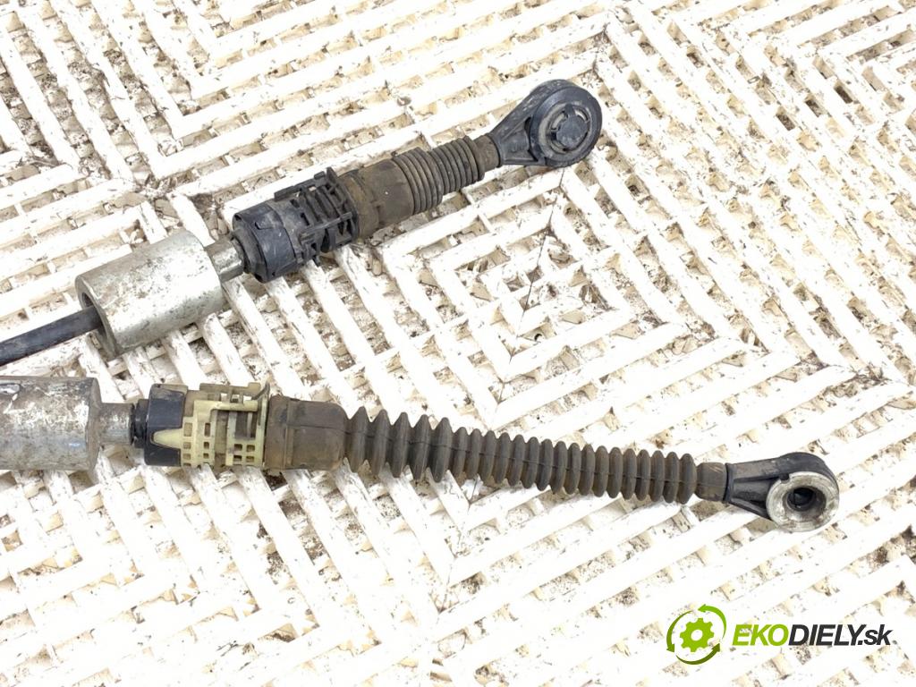 NISSAN QASHQAI J11 SUV 2018 85 kW 1.2 DIG-T 1197 Kulisa 341017283R (Rýchlostná páka (kulisa))