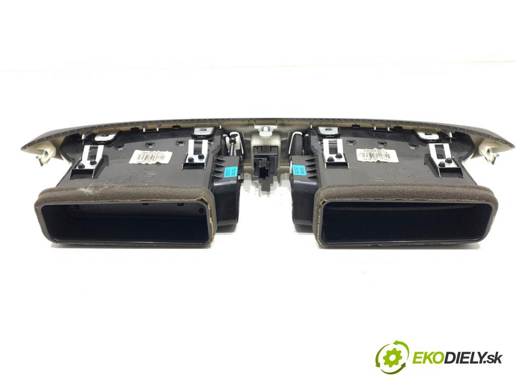 NISSAN QASHQAI J11 SUV 2018 85 kW 1.2 DIG-T 1197 mří topení přední část 68750HV50A