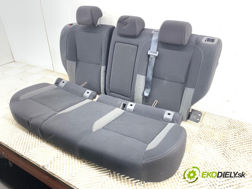 NISSAN QASHQAI J11 SUV 2018 85 kW 1.2 DIG-T 1197 sedadlo druhý VLÁDA: