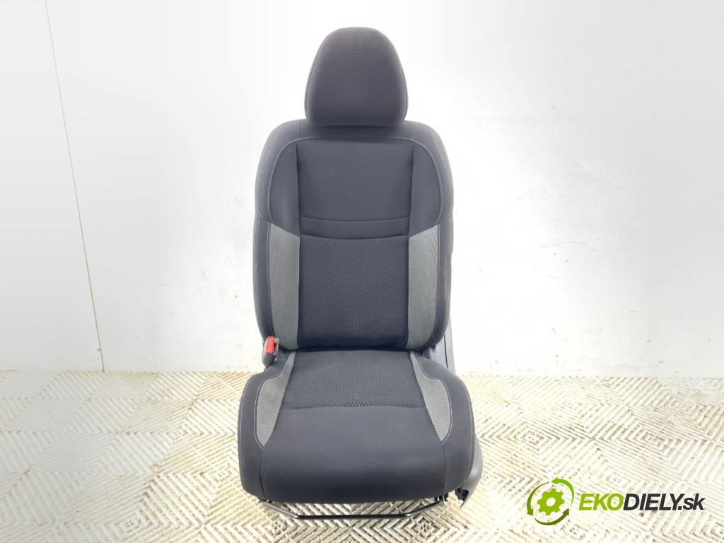 NISSAN QASHQAI J11 SUV 2018 85 kW 1.2 DIG-T 1197 sedadlo levý přední část 