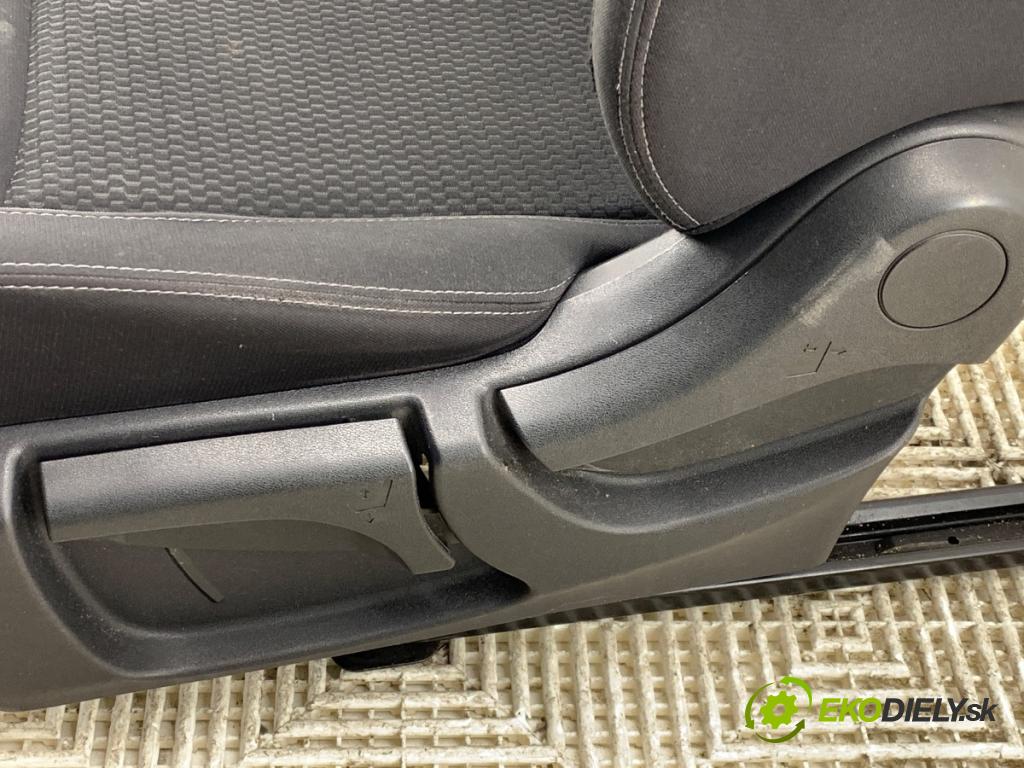 NISSAN QASHQAI J11 SUV 2018 85 kW 1.2 DIG-T 1197 sedadlo levý přední část