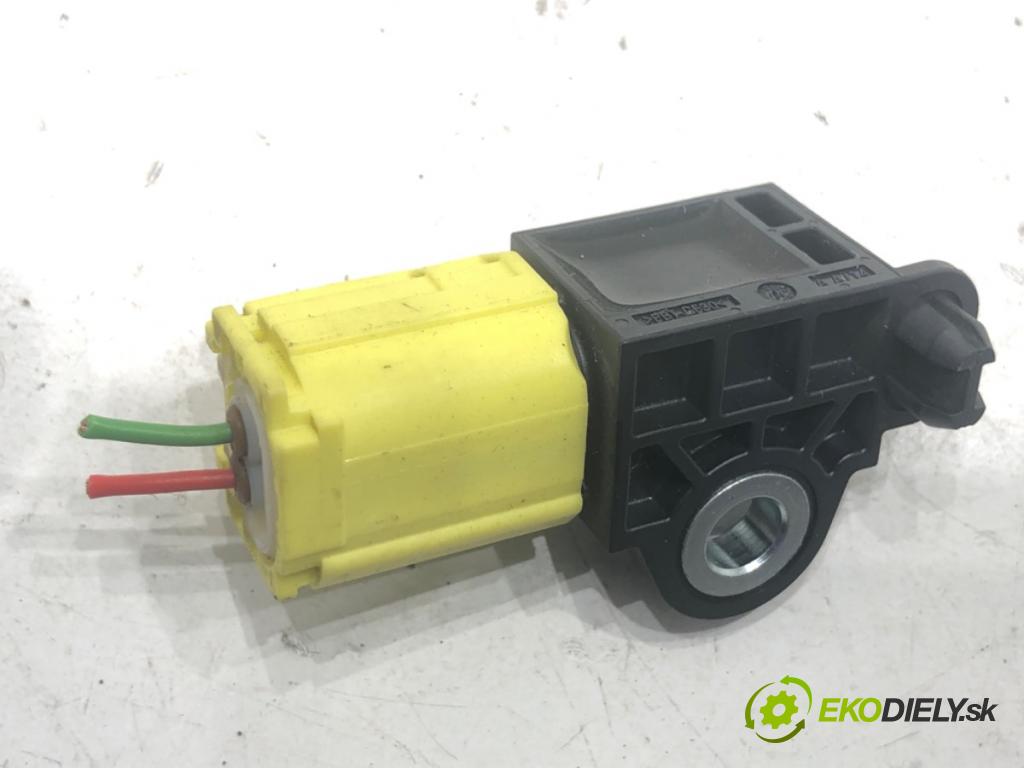 NISSAN QASHQAI J11 SUV 2018 85 kW 1.2 DIG-T 1197 Snímač nárazu 988303RA0A (Snímač nárazu)