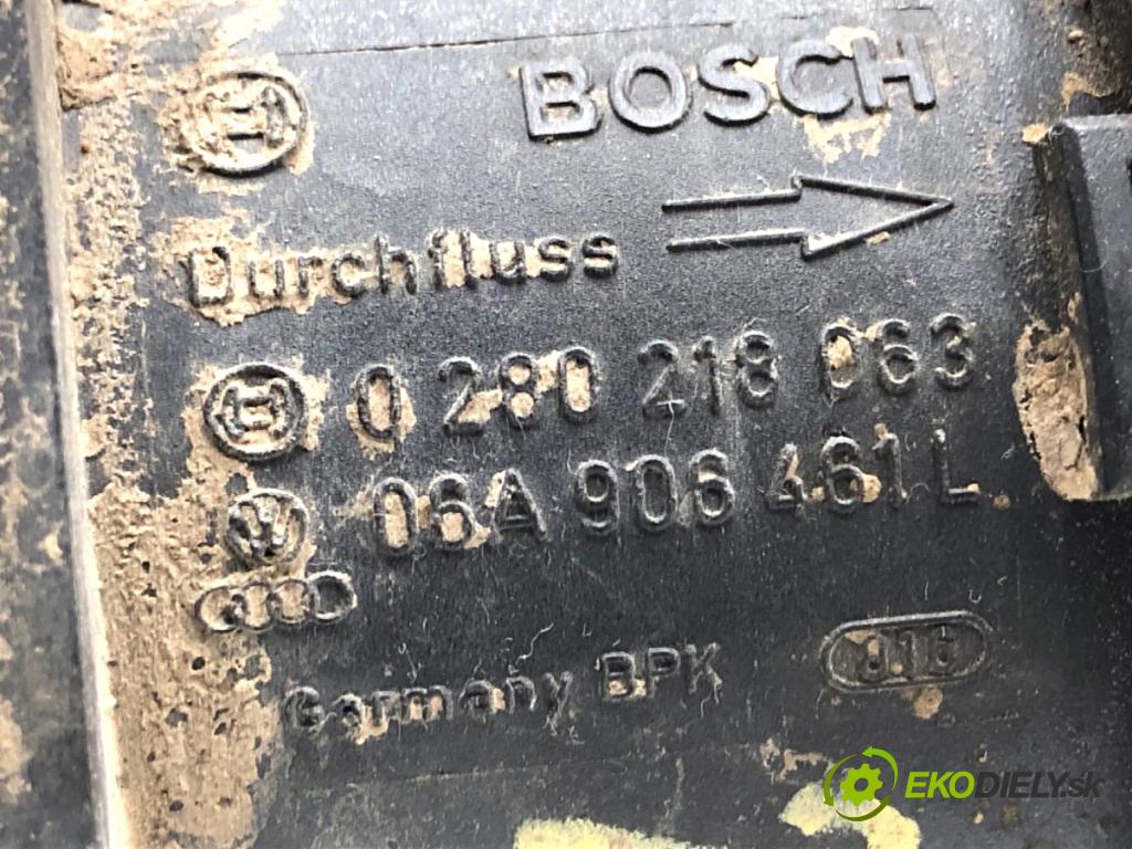 AUDI A6 C5 sedan 2001 110 kW 1.8 T quattro 1781 Váha vzduchu 06A906461L (Váha vzduchu)