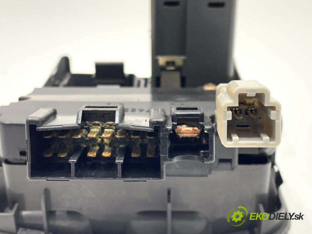 HONDA CR-V I SUV 1999 108 kW 2.0 16V 4WD (RD1, RD3) 1973 Prepínač okien M17432 (Prepínacie páčky pod volantom)