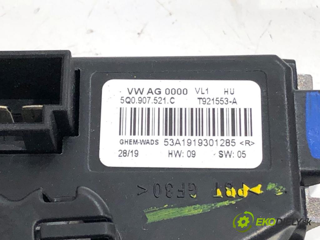 SEAT LEON III Kombi 2019 221 kW 2.0 Cupra 4Drive 1984 odpor rezistor topení vzduchu 5Q0121407M (Odpor topení)