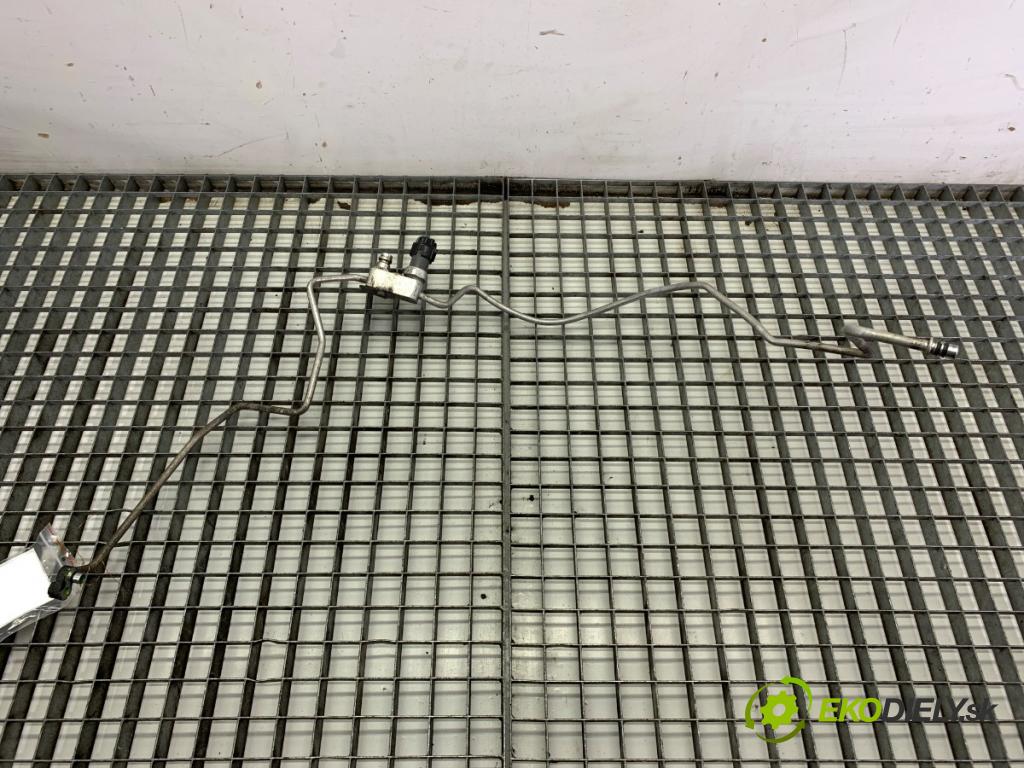 TOYOTA COROLLA E12 nadwozie wielkoprzestrzenne (MPV) 2002 66 kW 2.0 D-4D (CDE120_) 1995 rúrka klimatizácie  (Rúrka klimatizácie)