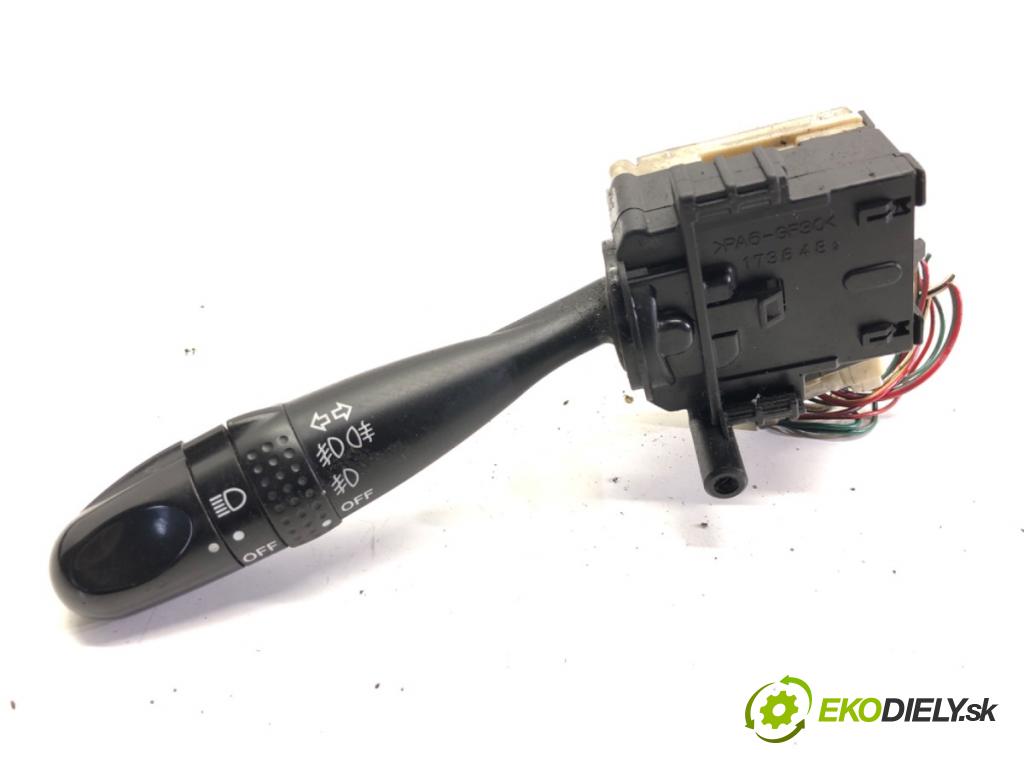 TOYOTA COROLLA E12 nadwozie wielkoprzestrzenne (MPV) 2002 66 kW 2.0 D-4D (CDE120_) 1995 Prepínač smeroviek  (Prepínacie páčky pod volantom)