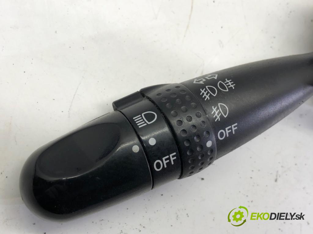 TOYOTA COROLLA E12 nadwozie wielkoprzestrzenne (MPV) 2002 66 kW 2.0 D-4D (CDE120_) 1995 Prepínač smeroviek  (Prepínacie páčky pod volantom)