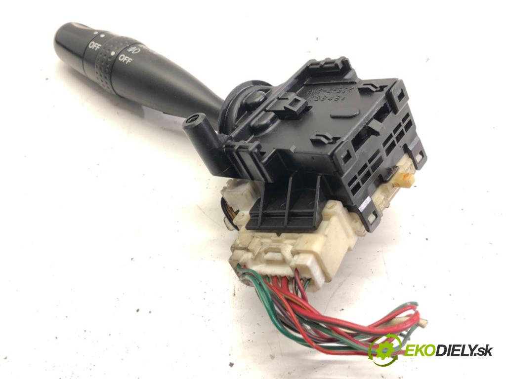 TOYOTA COROLLA E12 nadwozie wielkoprzestrzenne (MPV) 2002 66 kW 2.0 D-4D (CDE120_) 1995 Prepínač smeroviek  (Prepínacie páčky pod volantom)