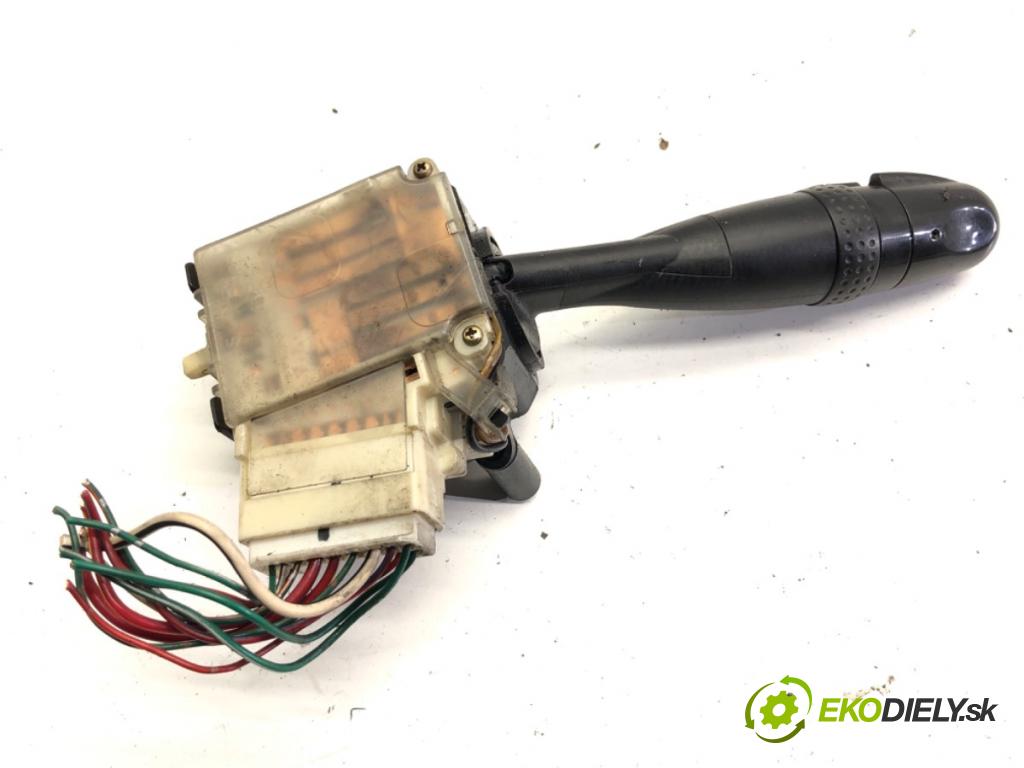 TOYOTA COROLLA E12 nadwozie wielkoprzestrzenne (MPV) 2002 66 kW 2.0 D-4D (CDE120_) 1995 Prepínač smeroviek  (Prepínacie páčky pod volantom)