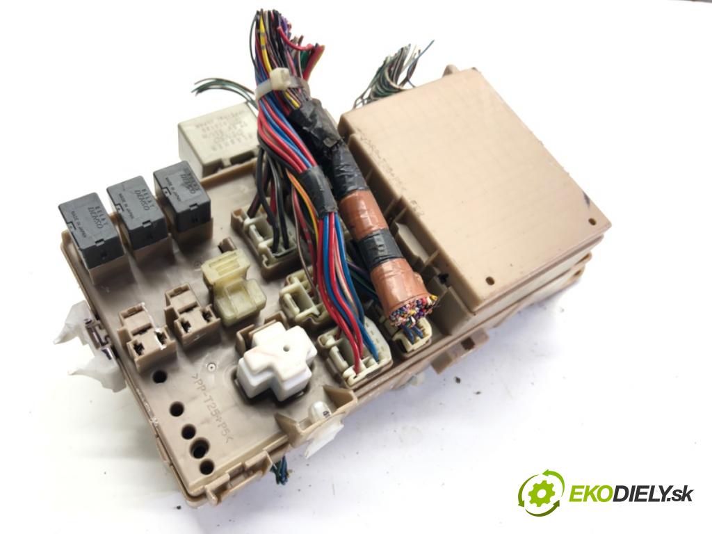 TOYOTA COROLLA E12 nadwozie wielkoprzestrzenne (MPV) 2002 66 kW 2.0 D-4D (CDE120_) 1995 modul BSI 82641-13040 (Pojistková skříňka)