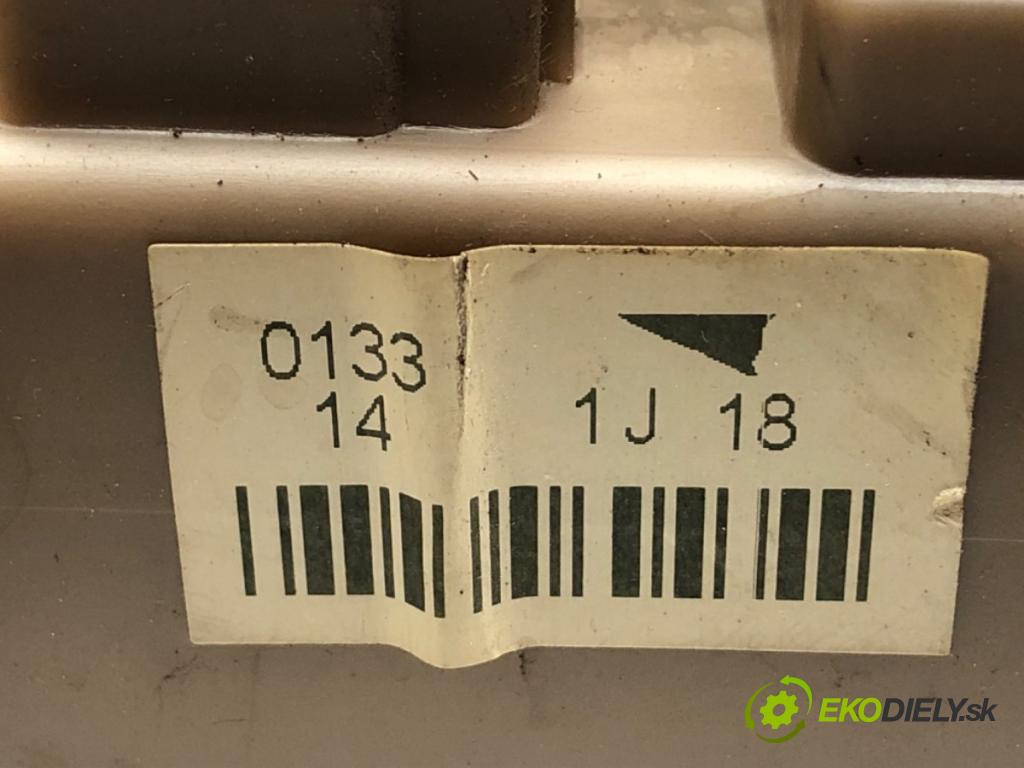 TOYOTA COROLLA E12 nadwozie wielkoprzestrzenne (MPV) 2002 66 kW 2.0 D-4D (CDE120_) 1995 modul BSI 82641-13040 (Pojistková skříňka)