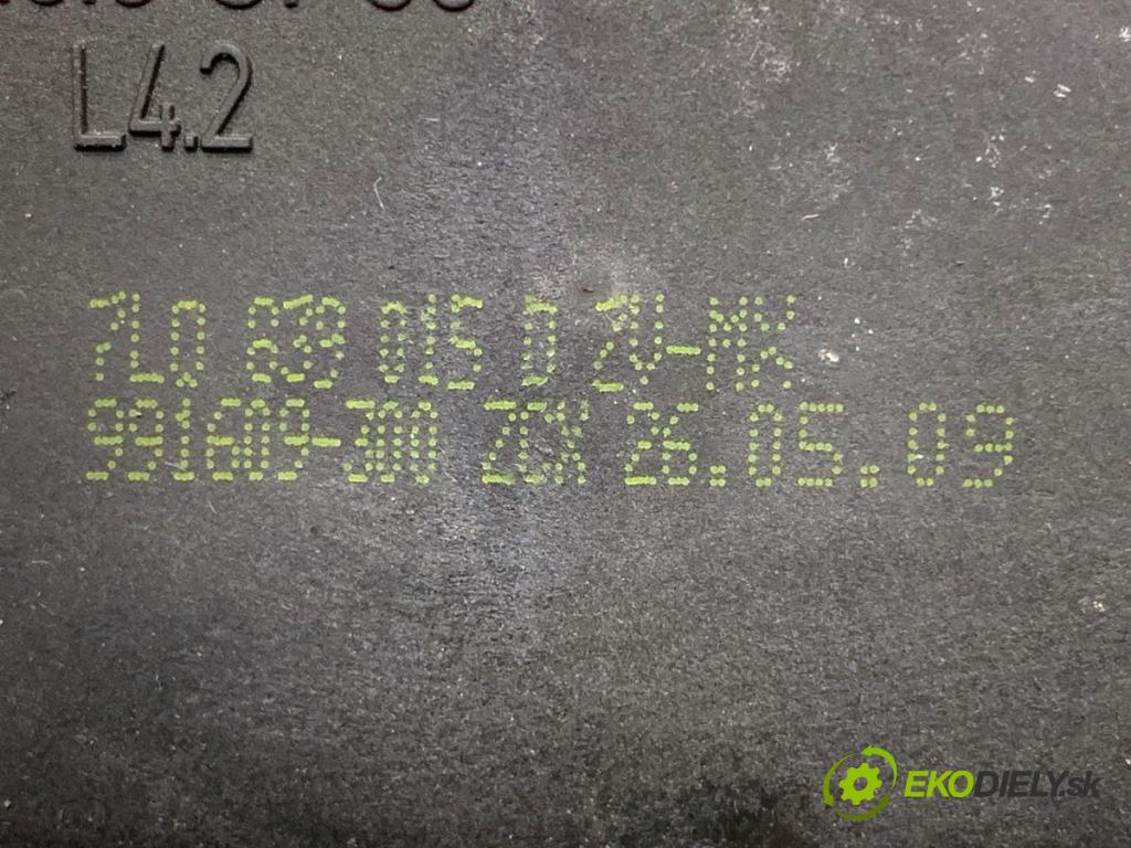VW GOLF V Kombi 2009 90 kW 1.4 TSI 1390 zámok dveře levý zadní část 7L0839015D
