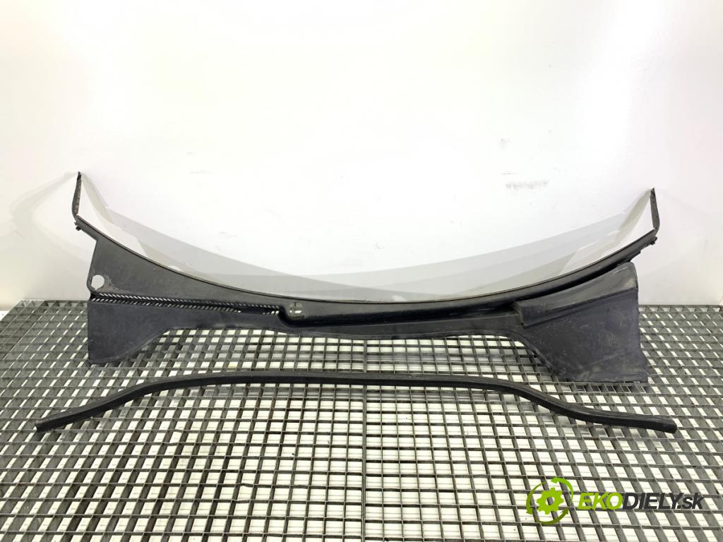 VW GOLF V Kombi 2009 90 kW 1.4 TSI 1390 Torpédo, plast pod čelné okno 1K5819415A (Torpédo (plast pod čelným sklom))