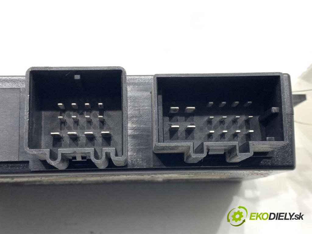 VW GOLF V Kombi 2009 90 kW 1.4 TSI 1390 Modul ťažného oka 300001506558 (Riadiaca jednotka ostatné)