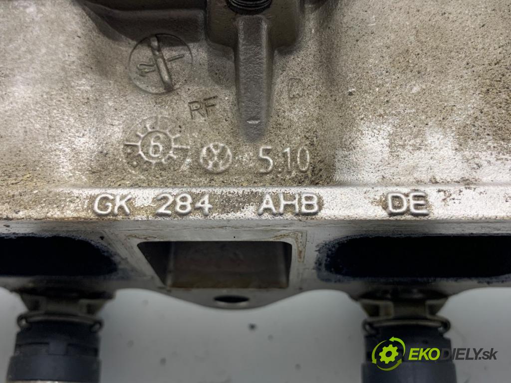 VW GOLF V Kombi 2009 90 kW 1.4 TSI 1390 Lišta vstrekovacia 03C906036F (Vstrekovacia lišta)