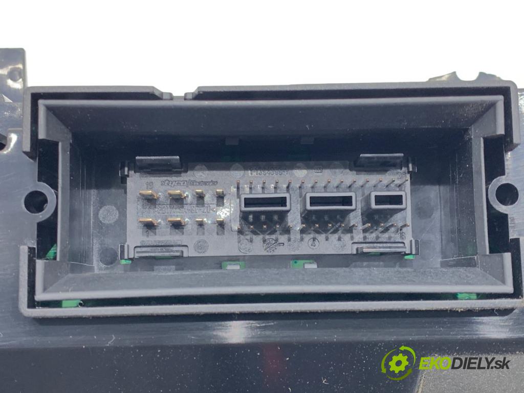 VW GOLF V Kombi 2009 90 kW 1.4 TSI 1390 Prístrojovka 1K0910854P (Prístrojová doska)