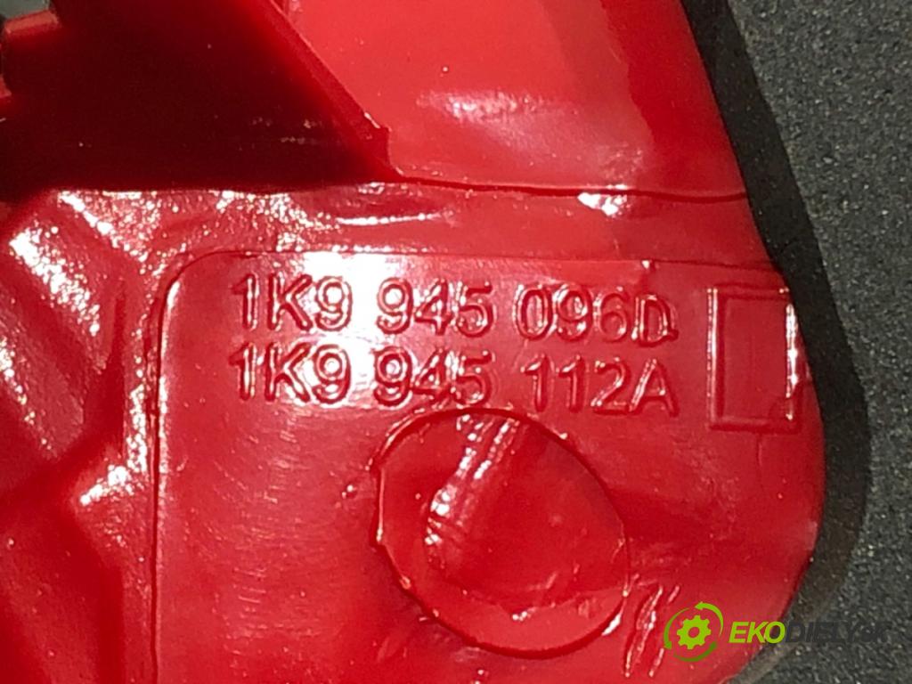 VW GOLF V Kombi 2009 90 kW 1.4 TSI 1390 světlo pravý zadní část 1K9945096D