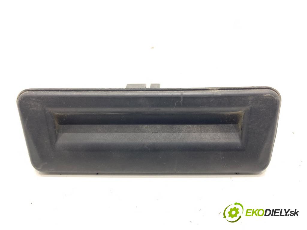 VW GOLF V Kombi 2009 90 kW 1.4 TSI 1390 klika dveří zadní část 