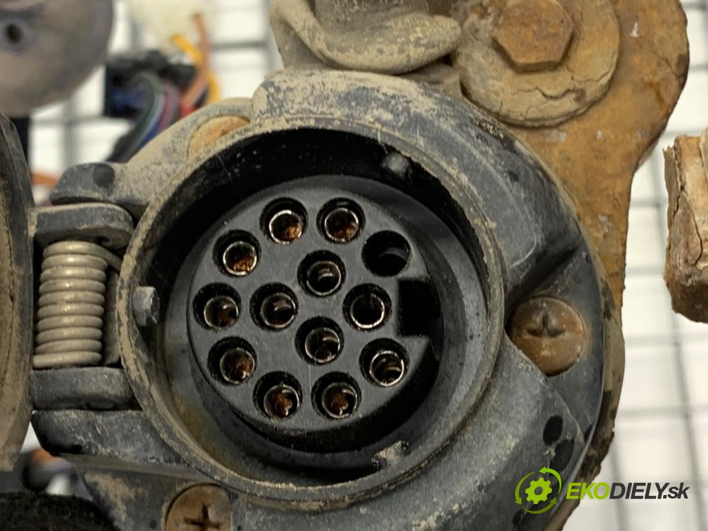 VW GOLF V Kombi 2009 90 kW 1.4 TSI 1390 Hák tažné zařízení 321628 (Tažné zařízení)