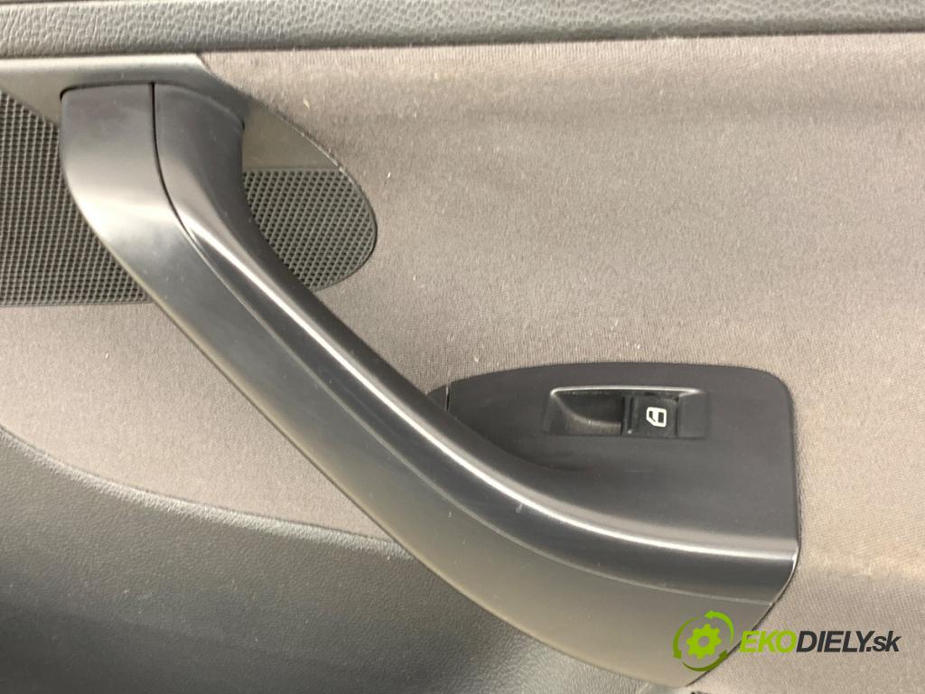 VW GOLF V Kombi 2009 90 kW 1.4 TSI 1390 ča dveře pravý přední část