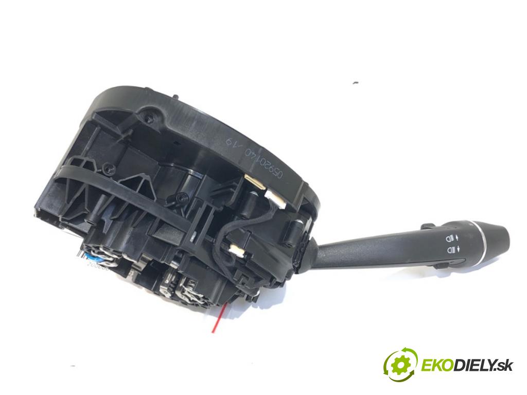 MERCEDES-BENZ GLC SUV 2020 143 kW 220 d 4-matic (253.915) 1950 Prepínač kombinovaný E280568 (Prepínacie páčky pod volantom)