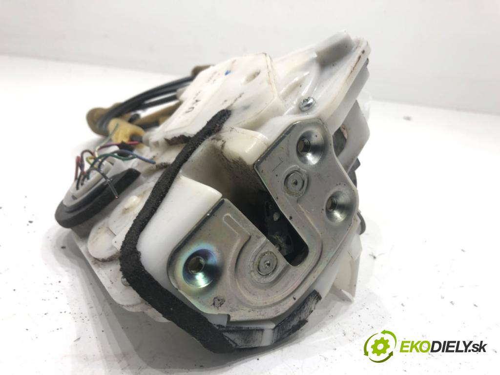 MAZDA 2 DE liftback 2008 63 kW 1.3 (DE3FS) 1349 zámok dveře levý přední část 