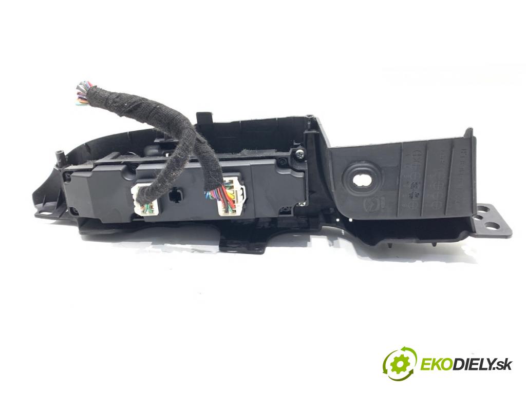 MAZDA 2 DE liftback 2008 63 kW 1.3 (DE3FS) 1349 Prepínač okien DF71684L6 (Prepínacie páčky pod volantom)