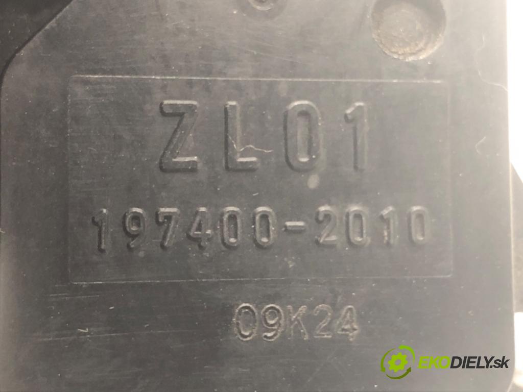 MAZDA 2 DE liftback 2008 63 kW 1.3 (DE3FS) 1349 Váha vzduchu 197400-2010 (Váha vzduchu)