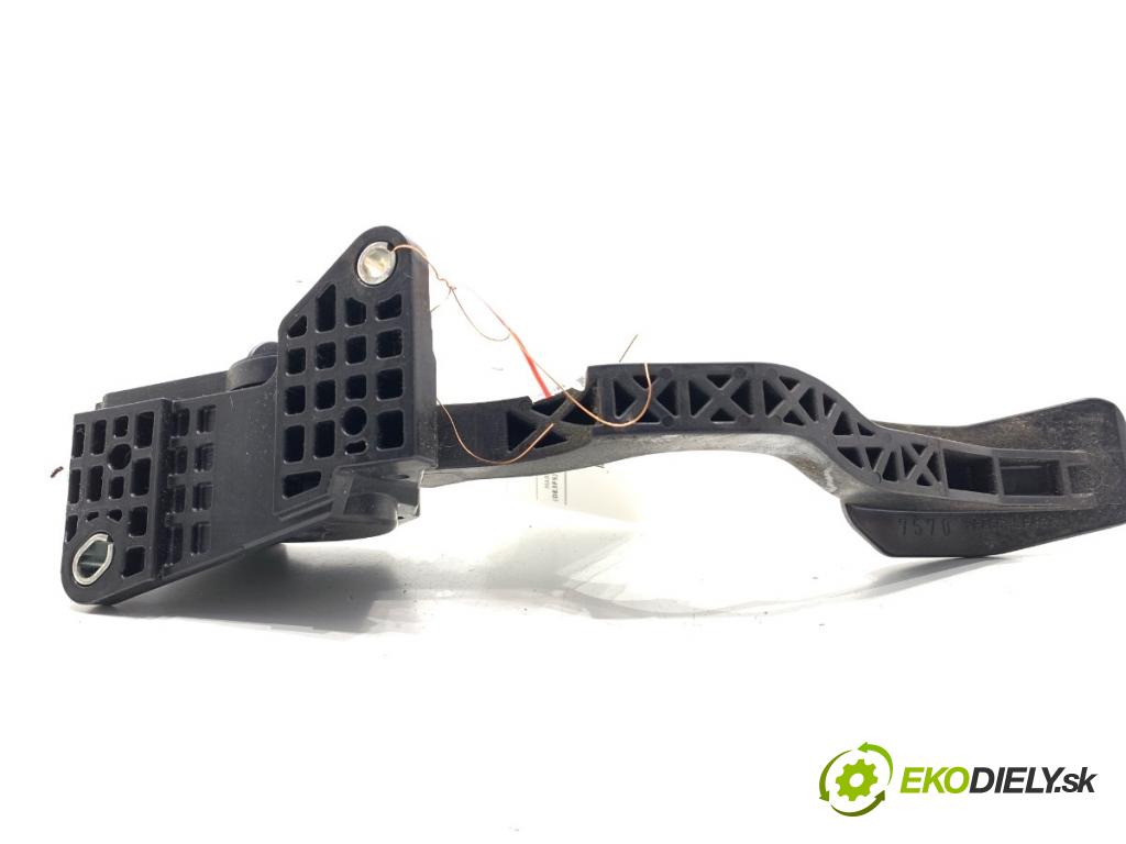 MAZDA 2 DE liftback 2008 63 kW 1.3 (DE3FS) 1349 Potenciometer plynu K4238-7410 (Potenciometer plynového pedálu)