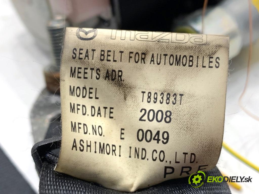 MAZDA 2 DE liftback 2008 63 kW 1.3 (DE3FS) 1349 držák bezpečnost levý přední část T89383T