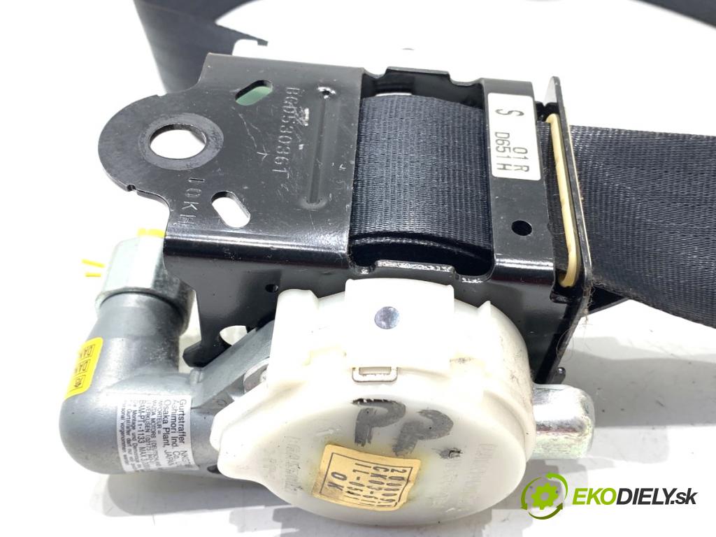 MAZDA 2 DE liftback 2008 63 kW 1.3 (DE3FS) 1349 držák bezpečnost pravý přední část T89383T
