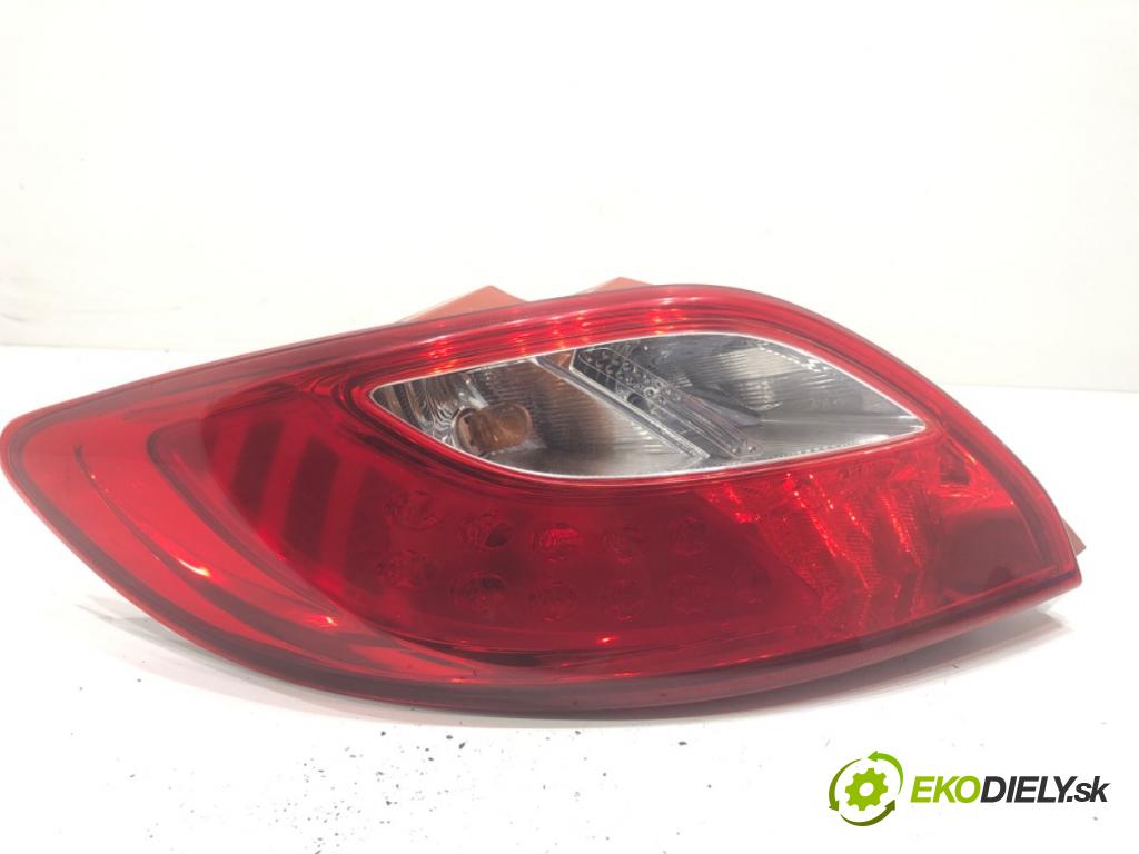 MAZDA 2 DE liftback 2008 63 kW 1.3 (DE3FS) 1349 světlo levý zadní část 
