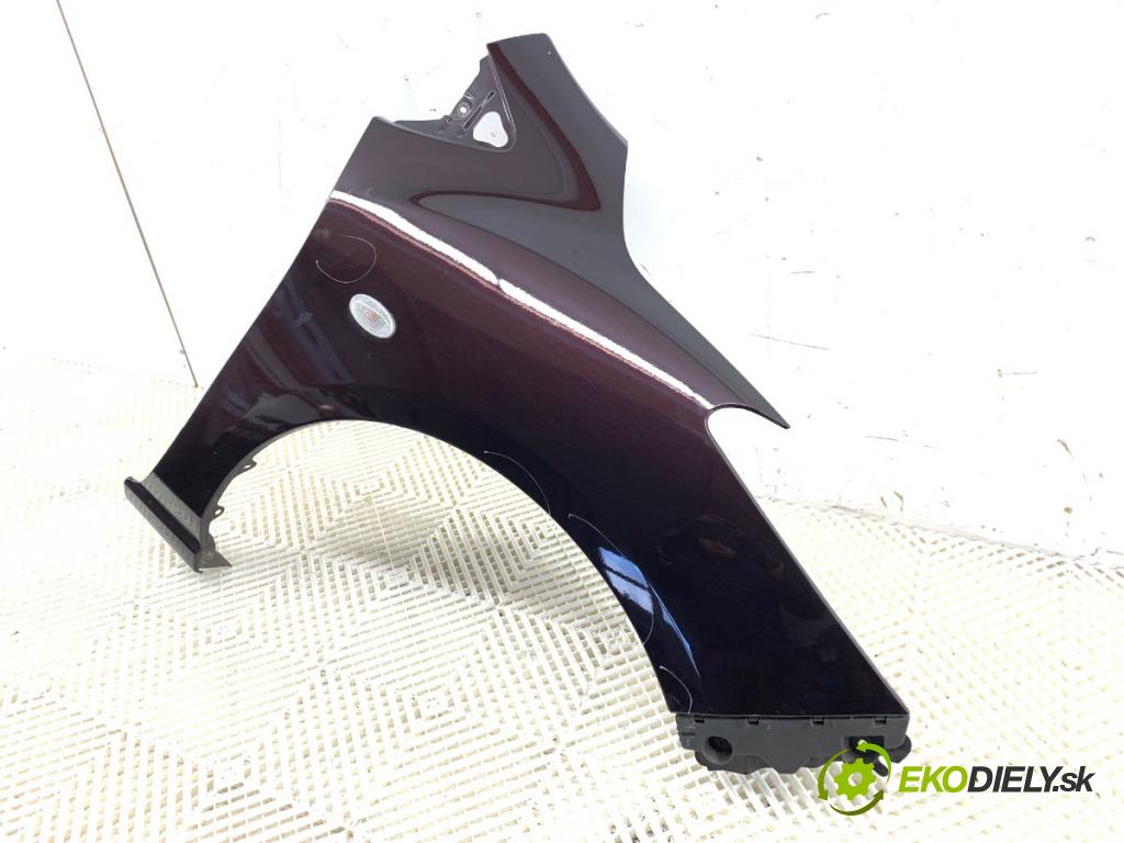 MAZDA 2 DE liftback 2008 63 kW 1.3 (DE3FS) 1349 blatník pravý přední část
