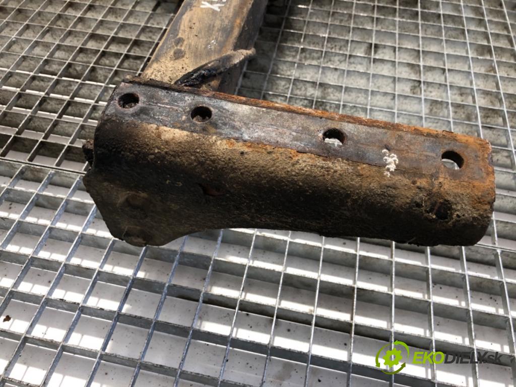 JEEP CHEROKEE XJ samochód terenowy zamknięty 1994 135 kW 4.0 i 3964 Hák tažné zařízení  (Tažné zařízení)