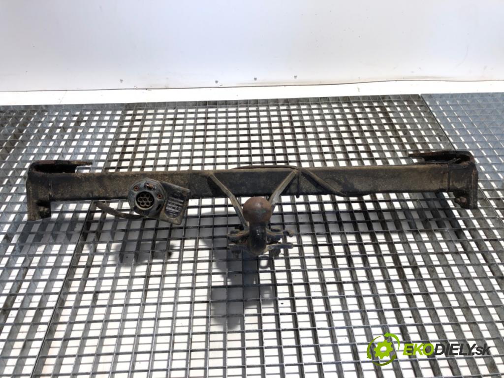 JEEP CHEROKEE XJ samochód terenowy zamknięty 1994 135 kW 4.0 i 3964 Hák tažné zařízení  (Tažné zařízení)