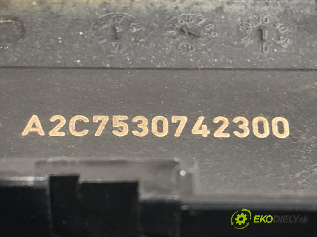 MERCEDES-BENZ GLC SUV 2020 143 kW 220 d 4-matic (253.915) 1950 Menič LED A2479004204