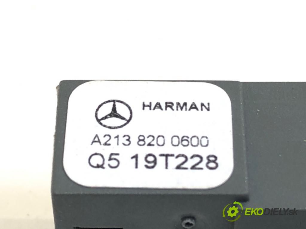 MERCEDES-BENZ GLC SUV 2020 143 kW 220 d 4-matic (253.915) 1950 MIKROFON: čalounění A2138200600
