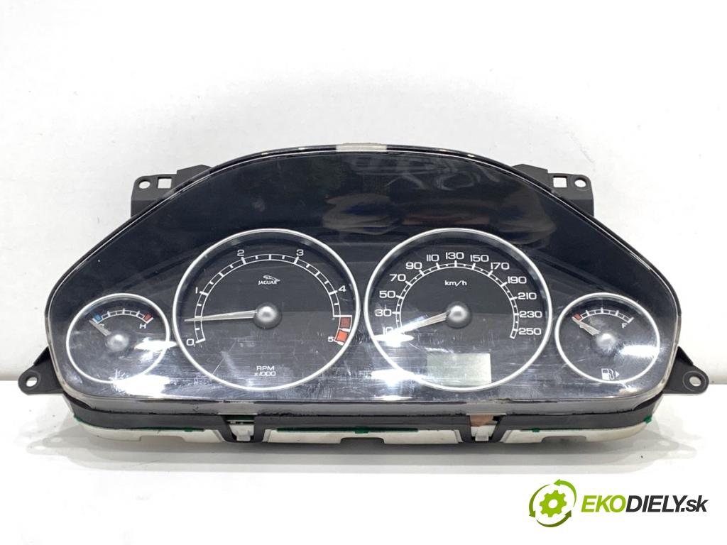 JAGUAR X-TYPE I sedan 2005 96 kW 2.0 D 1998 Prístrojovka  (Prístrojová doska)