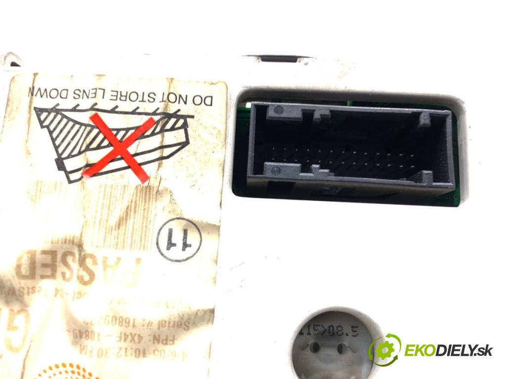 JAGUAR X-TYPE I sedan 2005 96 kW 2.0 D 1998 Prístrojovka (Prístrojová doska)