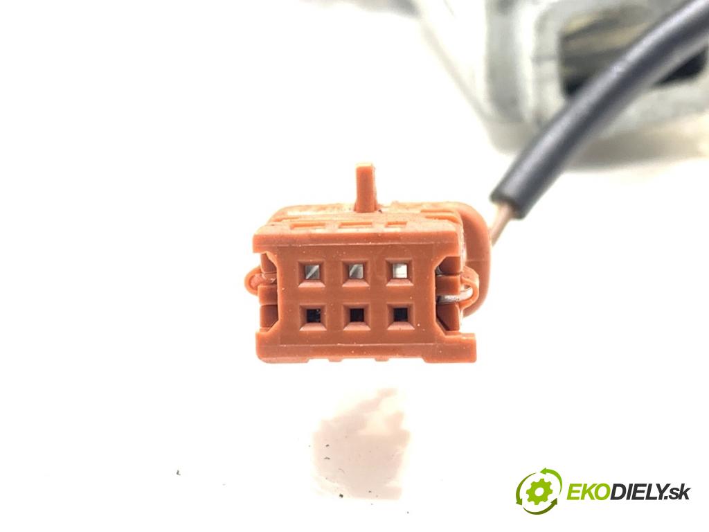 CITROEN C3 I liftback 2003 54 kW 1.4 i 1360 spinačka (Spínacia skrinka)