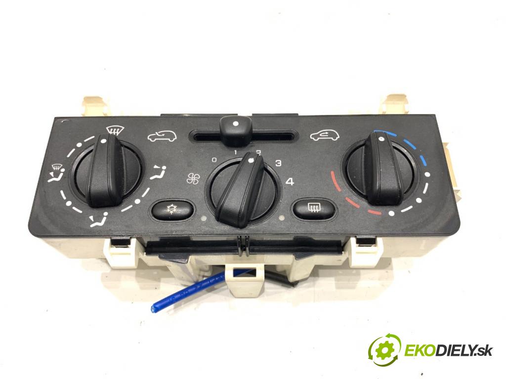 CITROEN C3 I liftback 2003 54 kW 1.4 i 1360 Panel ovládania kúrenia F664479W (Prepínacie páčky pod volantom)