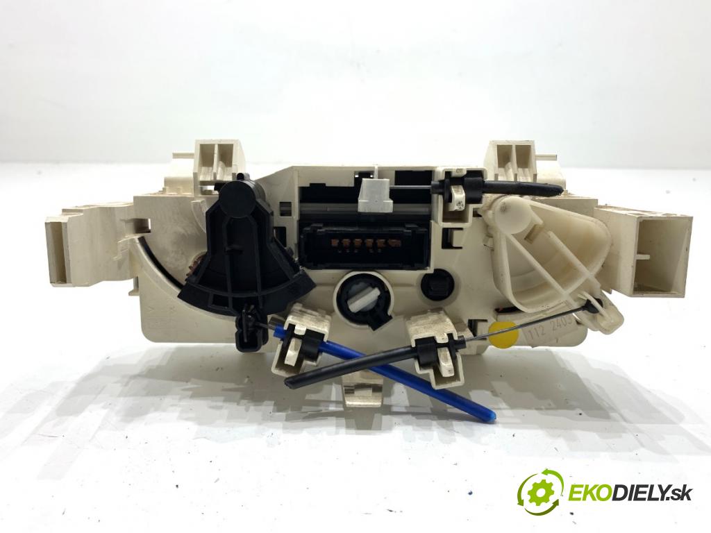 CITROEN C3 I liftback 2003 54 kW 1.4 i 1360 Panel ovládania kúrenia F664479W (Prepínacie páčky pod volantom)