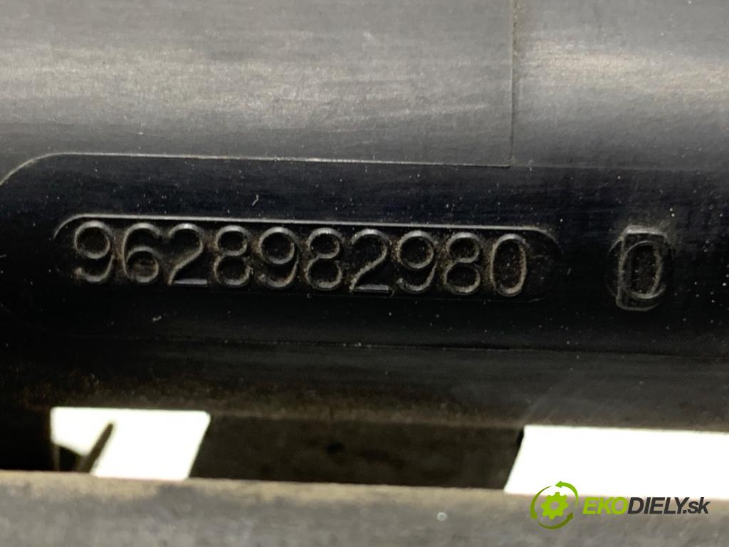CITROEN C3 I liftback 2003 54 kW 1.4 i 1360 Lišta vstrekovacia 9628982980 (Vstrekovacia lišta)