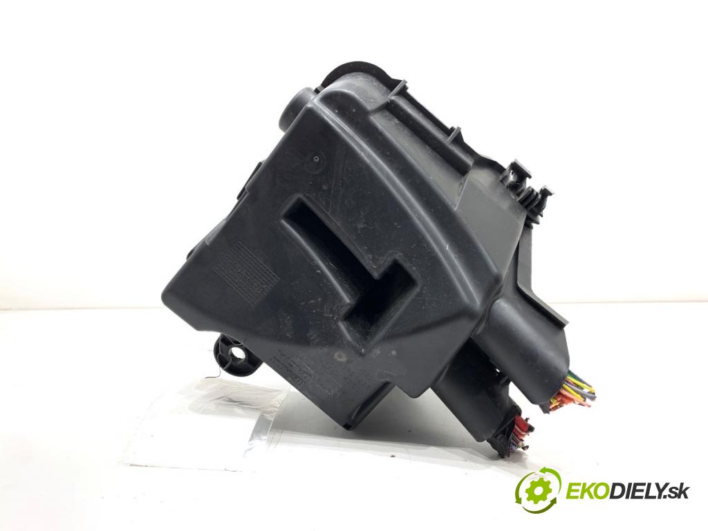 DACIA DOKKER nadwozie wielkoprzestrzenne (MPV) 2015 61 kW 1.6 1598 skříňka poistková 243809584R (Pojistková skříňka)