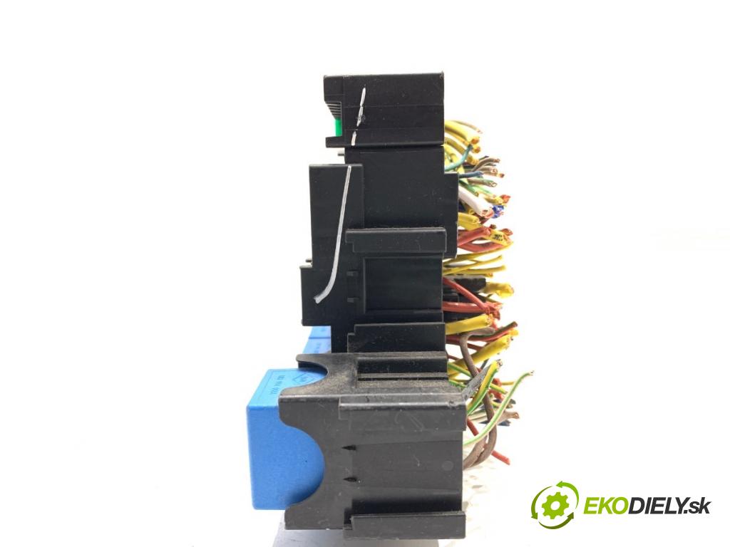 DACIA DOKKER nadwozie wielkoprzestrzenne (MPV) 2015 61 kW 1.6 1598 skříňka poistková  (Pojistková skříňka)